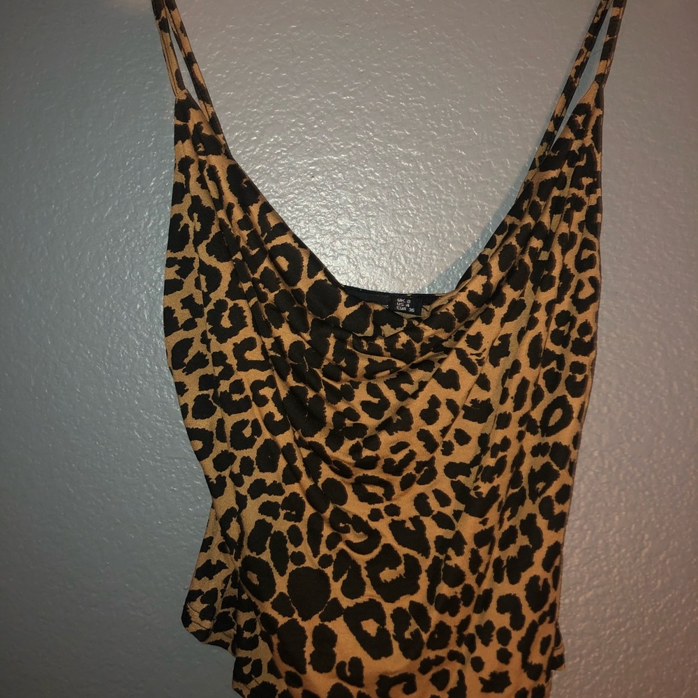 leopard print crop top